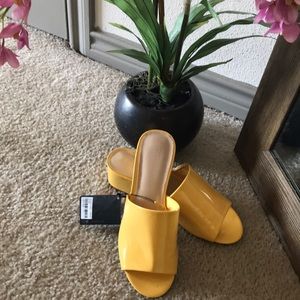 Shoes/flat/open Yellow